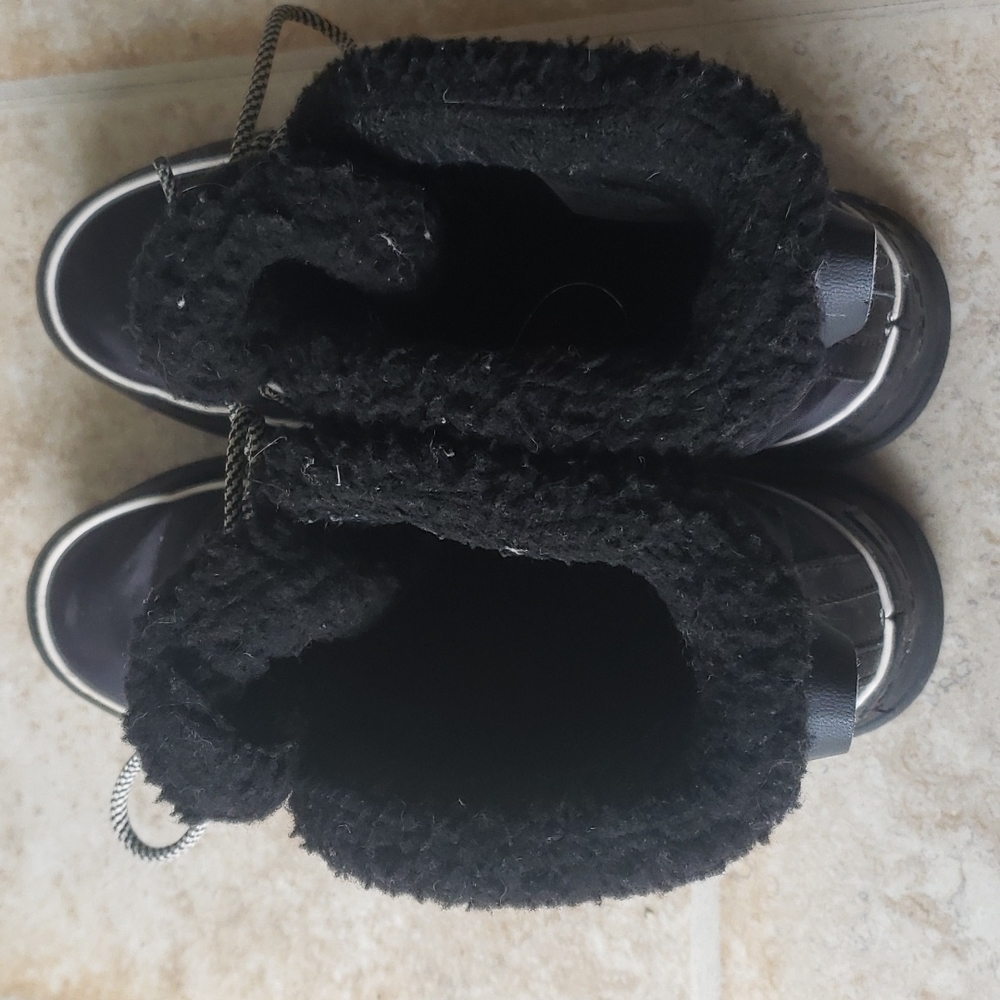 Sorel waterproof fluffy lined winter boots - Picture 9 of 11